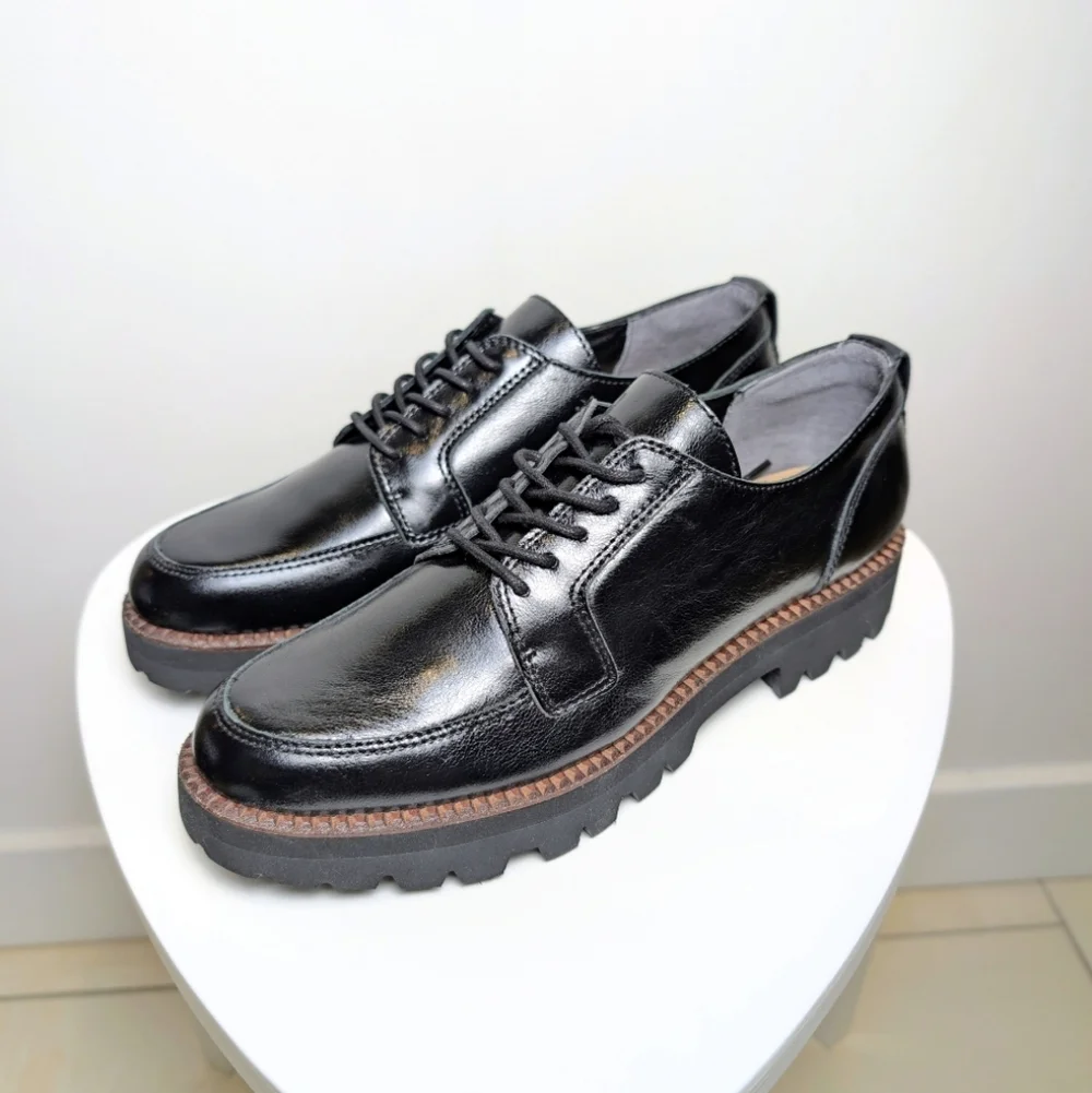 Dolce Vita Black Patent Leather Chunky Lug Sole Oxford Loafers Size 8
